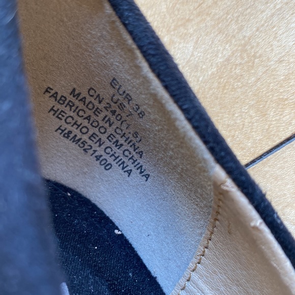 H&M black suede heels. Size 7 - Picture 6 of 8